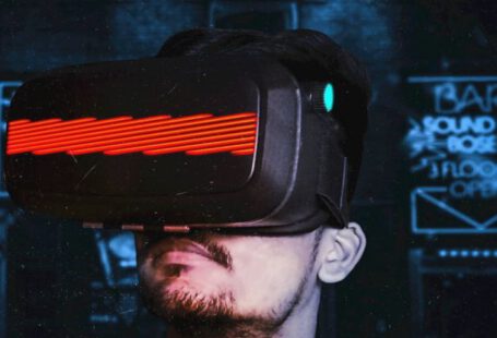 VR Headset - Man Wearing Vr Goggles