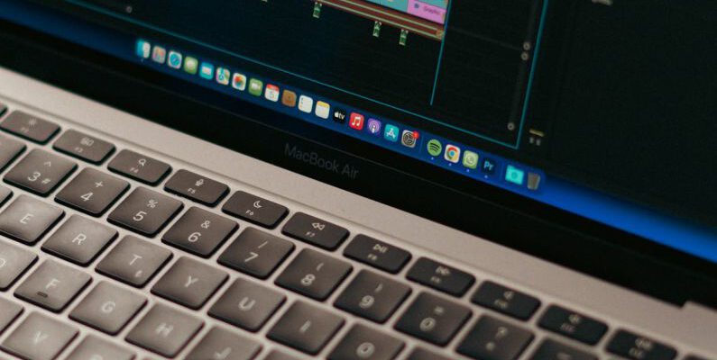 Software CD - MacBook Air Adobe/Premier Pro editing